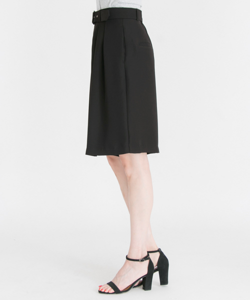 URBAN RESEARCH（アーバンリサーチ）の「UR タックハーフパンツ（その他パンツ・レディース・ブラック/オレンジ系その他・36/38）」の18枚目の写真