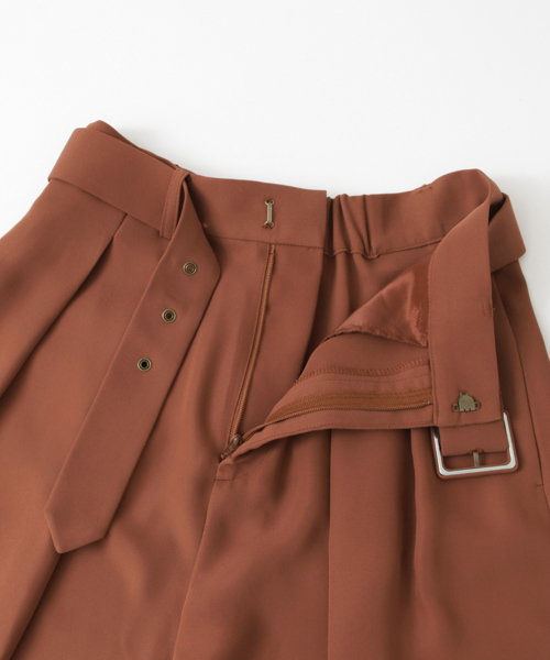 URBAN RESEARCH（アーバンリサーチ）の「UR タックハーフパンツ（その他パンツ・レディース・ブラック/オレンジ系その他・36/38）」の13枚目の写真