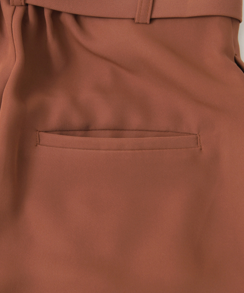 URBAN RESEARCH（アーバンリサーチ）の「UR タックハーフパンツ（その他パンツ・レディース・ブラック/オレンジ系その他・36/38）」の7枚目の写真