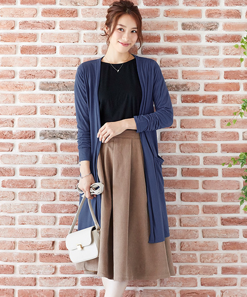 Pierrot(ピエロ)の「UVカット裾スリットカーディガン 吸汗速乾(カーディガン/ボレロ・レディース・ブラック/ブラウン系その他/カーキオリーブ/バーガンディー/オフホワイト/杢グレー/チャコール/モカ/ベージュ/ネイビー/ブルー系その他/オレンジ系その他/イエロー/ライトブルー/ブルー/ベビーピンク/ブルー系その他3/グリーン系その他/スモークピンク/イエロー系その他/ラベンダー/ミント/ライトグレー/アイボリー/チャコールグレー・L/M)」の17枚目の写真