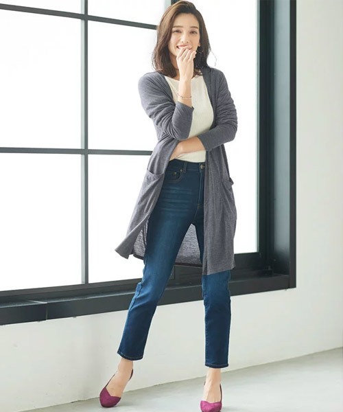 Pierrot(ピエロ)の「UVカット裾スリットカーディガン 吸汗速乾(カーディガン/ボレロ・レディース・ブラック/ブラウン系その他/カーキオリーブ/バーガンディー/オフホワイト/杢グレー/チャコール/モカ/ベージュ/ネイビー/ブルー系その他/オレンジ系その他/イエロー/ライトブルー/ブルー/ベビーピンク/ブルー系その他3/グリーン系その他/スモークピンク/イエロー系その他/ラベンダー/ミント/ライトグレー/アイボリー/チャコールグレー・L/M)」の8枚目の写真