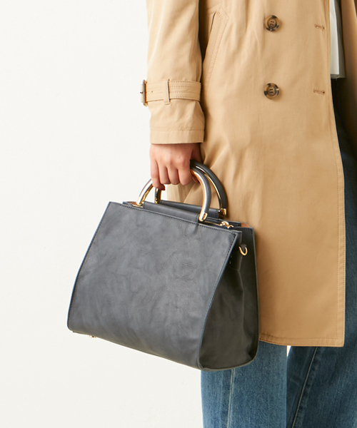 PAPILLONNER(パピヨネ)の「ミニショルダートート(ショルダーバッグ・レディース・ピンク/キャメル/ネイビー・FREE)」の5枚目の写真