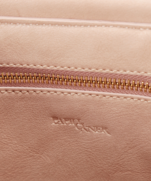 PAPILLONNER(パピヨネ)の「ミニショルダートート(ショルダーバッグ・レディース・ピンク/キャメル/ネイビー・FREE)」の11枚目の写真