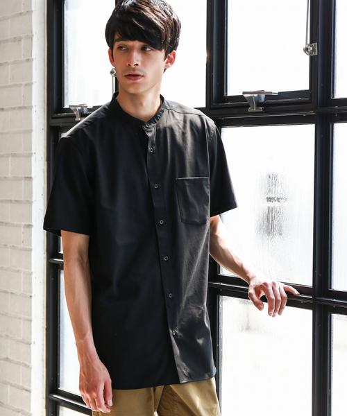 green label relaxing（グリーンレーベルリラクシング）の「[ウォッシャブル] KC WSBL/TRO バンドカラー S/SL シャツ ◆（シャツ/ブラウス・メンズ・ブラック/ライトグレー・SMALL/MEDIUM/LARGE）」の2枚目の写真