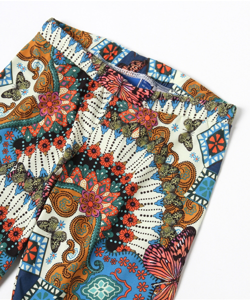 adidas（アディダス）の「[adidas Originals by The Farm Company] オリジナルス レギンス[BORBOMIX TIGHT]（レギンス/スパッツ・レディース・マルチ・SMALL/MEDIUM/LARGE/XX-LARGE/X-SMALL/XXX-LARGE）」の3枚目の写真