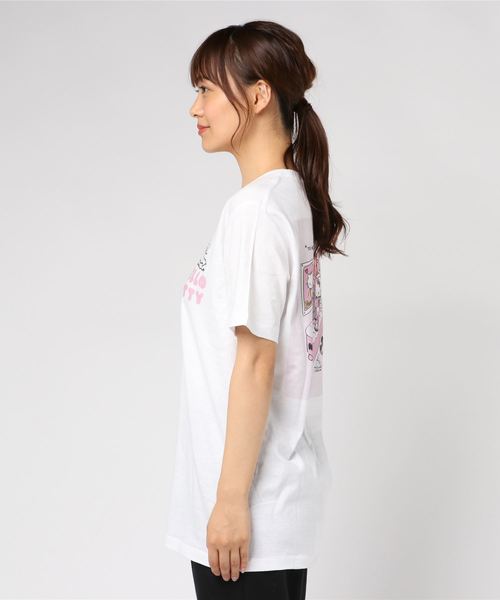 sanrio(サンリオ)の「sanrio HELLO KITTY×foxy illustrations Tシャツ(Tシャツ/カットソー・レディース・ホワイト系その他/ホワイト系その他2・MEDIUM/LARGE)」の4枚目の写真