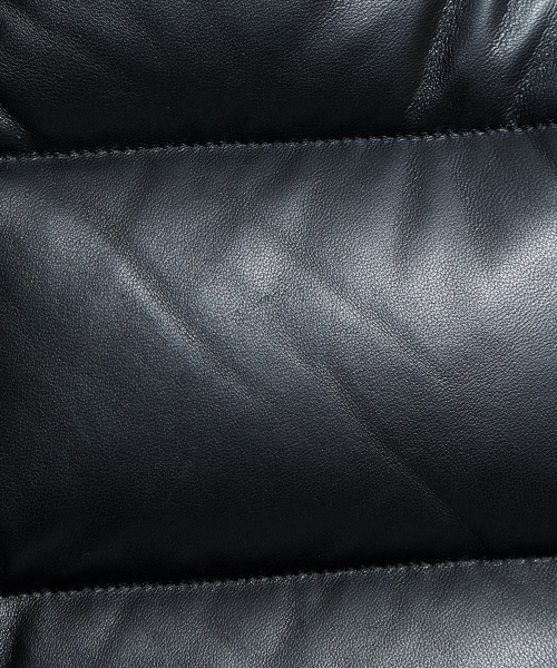 5351 POUR LES HOMMES（ゴーサンゴーイチプールオム）の「グローブラムレザーダウンジャケット（ブルゾン・メンズ・ブラック・44/46/48）」の13枚目の写真