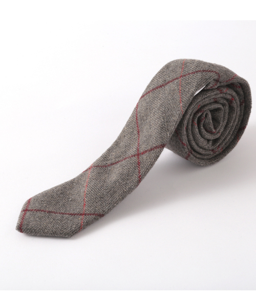 Quit Running（クイトランニング）の「ウールツイード チェック ネクタイ（ネクタイ・メンズ・グレー/ブラウン/ブラック×ブルー/ワイン/チャコール/ダークベージュ/ブラック系その他/ダークブラウン/ライトブラウン/オレンジ/グレー系その他/ブラウン系その他/ブラック×グリーン/グレー系その他2/グレー系その他4/ブラウン系その他2/アッシュグレー/ブルー/ネイビー/パープル/ライトグレー/ミント/レッド系その他2/グレー系その他5/ライトブルー/チャコールグレー/レッド/インディゴブルー/ダークインディゴブルー/マルーン/ブラック×ピンク/レッド系その他/ブラック系その他2/ブラウン系その他3/レッド系その他3/グレー系その他3/ダークネイビー/ライラック/ターコイズブルー・FREE）」の9枚目の写真
