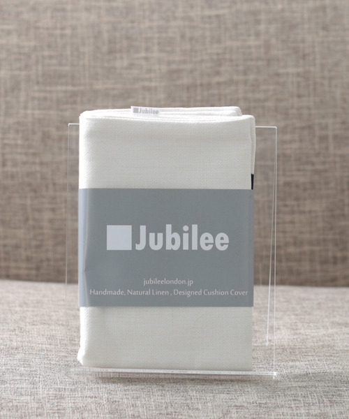 Jubilee（ジュビリー）の「バンクシーアート クッションカバー（クッション/クッションカバー・レディース・レッド/グリーン/ブラック/ブラック×ブルー/ベージュ/ホワイト×ピンク/グレー/ホワイト/ホワイト×ブラック/グレー系その他/グレー系その他2/グレー系その他3/アニマル/ブラック系その他/グレー系その他4/ホワイト系その他/ホワイト系その他2/ホワイト系その他3/ホワイト系その他4・FREE）」の21枚目の写真