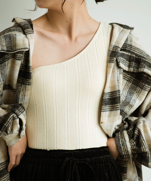 Aunt Marie's(アントマリーズ)の「AUNT MARIE'S カップ付きワンショルリブタンク(タンクトップ・レディース・ホワイト/ブラック/ブラウン・FREE)」の5枚目の写真