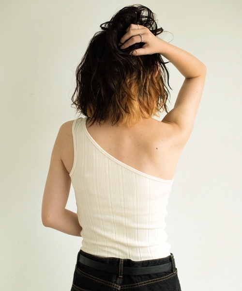 Aunt Marie's(アントマリーズ)の「AUNT MARIE'S カップ付きワンショルリブタンク(タンクトップ・レディース・ホワイト/ブラック/ブラウン・FREE)」の18枚目の写真