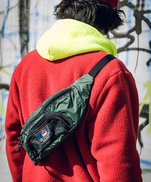 SUNDOG（サンドッグ）の「【SUNDOG / サンドッグ】BANANA BELTS（ボディバッグ/ウエストポーチ・メンズ・ネイビー/ブラック/グリーン/オレンジ/パープル・FREE）」の12枚目の写真