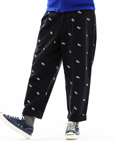 BEAMS PLUS(ビームスプラス)の「◎BEAMS PLUS / エンブロイダリー ワイド チノ(チノパンツ・メンズ・ネイビー・MEDIUM/SMALL/X-LARGE/LARGE)」の2枚目の写真
