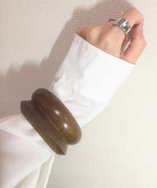 LOWRYS FARM（ローリーズファーム）の「ウッドバングル　880326（バングル/リストバンド・レディース・ブラウン系その他2/ブラウン系その他4/ブラウン系その他3/ブラウン系その他・FREE）」の4枚目の写真