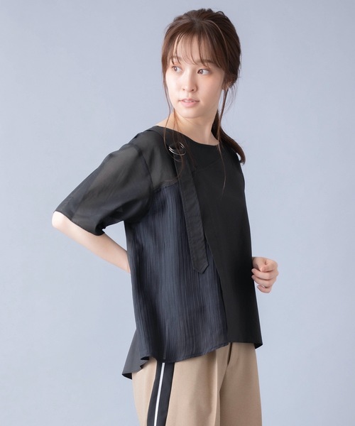 La SRIC（ラスリック）の「La SRIC/ワンショルダードッキングブラウス（シャツ/ブラウス・レディース・ブラック/アイボリー・38）」の2枚目の写真