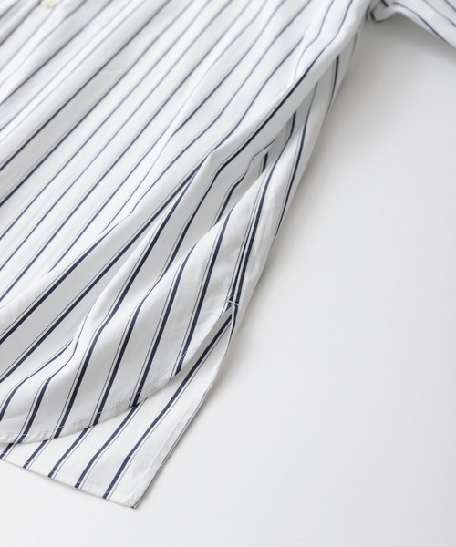 ADAM ET ROPE'（アダムエロペ）の「〈WEB・一部店舗限定〉ドロップショルダー バンドカラーシャツ（シャツ/ブラウス・メンズ・ホワイト/ダークブラウン/ブルー系その他/キナリ・M/L）」の13枚目の写真