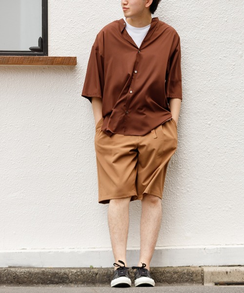 ADAM ET ROPE'（アダムエロペ）の「〈WEB・一部店舗限定〉ドロップショルダー バンドカラーシャツ（シャツ/ブラウス・メンズ・ホワイト/ダークブラウン/ブルー系その他/キナリ・M/L）」の21枚目の写真