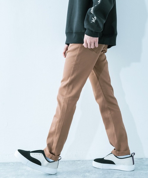 Ressaca(レサーカ)の「ストレッチツイル スリムフィットテーパードパンツ(チノパンツ・メンズ・ブラック/ベージュ/ブラウン/グレー/ネイビー/ブルー/アイボリー/モカ/オリーブ/チャコール/ワイン・S/M/L/XL)」の1枚目の写真