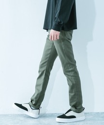 ストレッチツイル スリムフィットテーパードパンツ