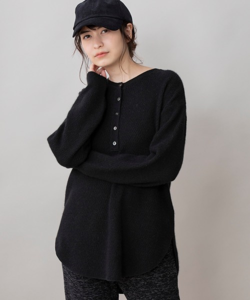 Munich（ミューニック）の「ラクーンウールサーマルニットラウンドヘムプルオーバー（ニット/セーター・レディース・ブラック/ベージュ/グレー・FREE）」の2枚目の写真