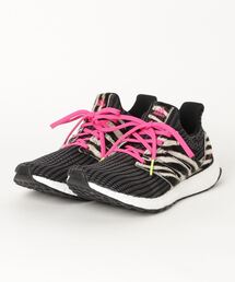 adidas(アディダス)の「ウルトラブースト DNA ゼブラ adidas(アディダス)の「ウルトラブースト DNA ゼブラ