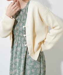 2021年春の白カーディガンコーデ21選。着こなしをワンランクあげる人気 