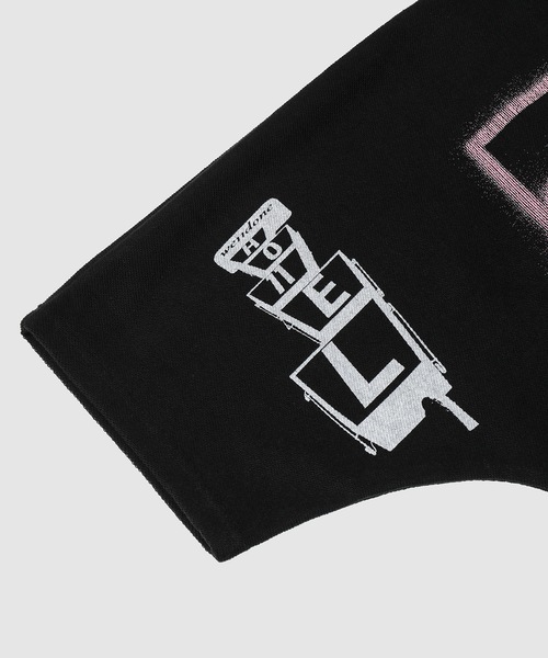 WE11DONE（ウェルダン）の「BLACK GRAPHIC ALL OVER SHORT SLEEVES T-SHIRT（Tシャツ/カットソー・メンズ・ブラック・SMALL/MEDIUM）」の3枚目の写真