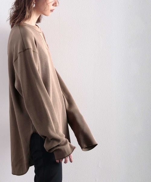 classicalelf(クラシカルエルフ)の「柔らか凹凸ワッフルがやみつきになる。大人感漂う万能トップス。(Tシャツ/カットソー・レディース・ホワイト/ベージュ/ブラック/モカ・LARGE/MEDIUM/X-LARGE)」の17枚目の写真
