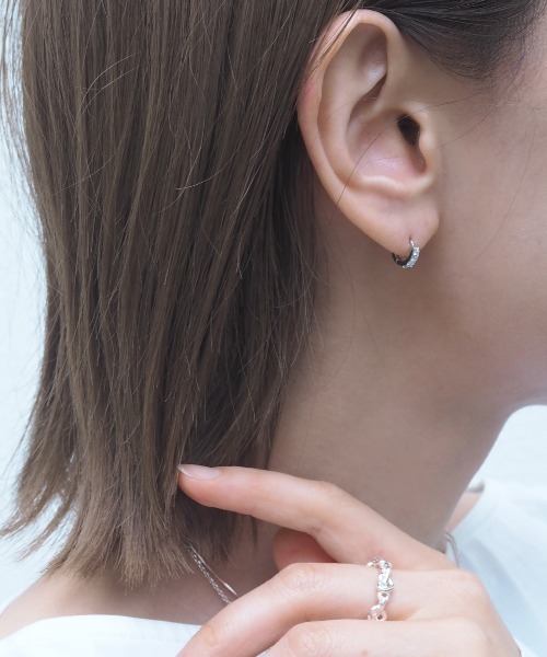 Jenny BY IMMANOEL（ジェニーバイイマノエル）の「silver925　キュービックジルコニアミニラップピアス（ピアス（両耳用）・レディース・ゴールド/シルバー・FREE）」の8枚目の写真