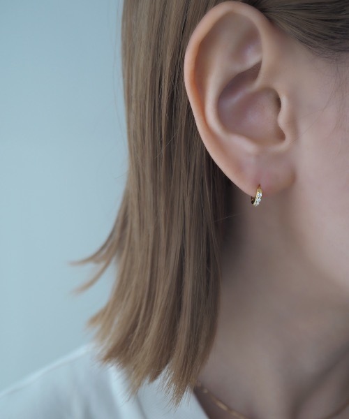 Jenny BY IMMANOEL（ジェニーバイイマノエル）の「silver925　キュービックジルコニアミニラップピアス（ピアス（両耳用）・レディース・ゴールド/シルバー・FREE）」の10枚目の写真