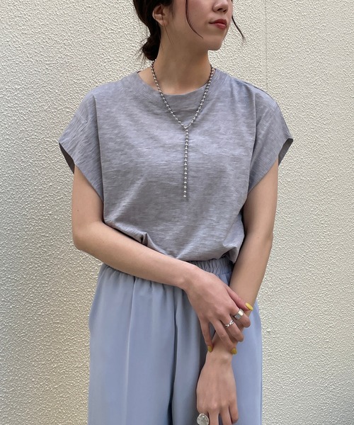 CAPRICIEUX LE'MAGE（カプリシューレマージュ）の「サイドタックフレンチTシャツ（Tシャツ/カットソー・レディース・ホワイト/ブラック/グレイッシュベージュ・FREE）」の19枚目の写真