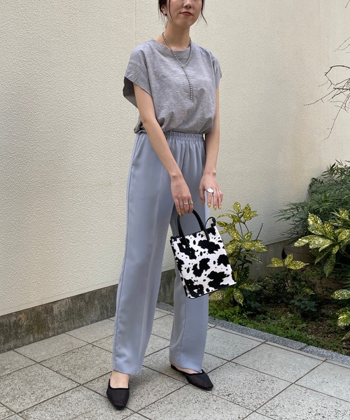 CAPRICIEUX LE'MAGE（カプリシューレマージュ）の「サイドタックフレンチTシャツ（Tシャツ/カットソー・レディース・ホワイト/ブラック/グレイッシュベージュ・FREE）」の5枚目の写真