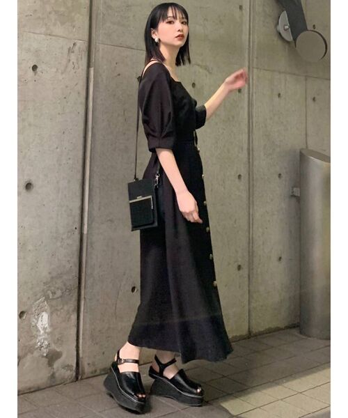 MURUA（ムルーア）の「ボリュームスリーブロングワンピース（ワンピース・レディース・ブラック/アイボリー/ブルー/ベージュ・FREE）」の6枚目の写真