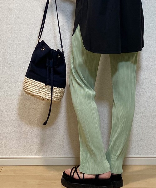 JUNOAH（ジュノア）の「ストレートプリーツパンツ（その他パンツ・レディース・ブラック/モカ/ミント/グレー・LARGE/MEDIUM/X-LARGE）」の14枚目の写真