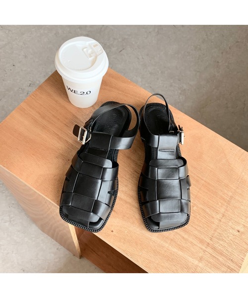 210nouve（トゥージュヌーブ）の「スクエアトゥグルカサンダル（サンダル・レディース・ブラック/ベージュ・36/37/38/39/35/40）」の7枚目の写真