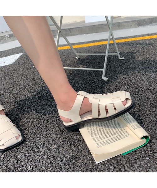 210nouve（トゥージュヌーブ）の「スクエアトゥグルカサンダル（サンダル・レディース・ブラック/ベージュ・36/37/38/39/35/40）」の9枚目の写真