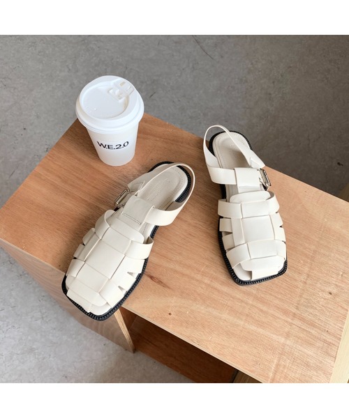 210nouve（トゥージュヌーブ）の「スクエアトゥグルカサンダル（サンダル・レディース・ブラック/ベージュ・36/37/38/39/35/40）」の20枚目の写真