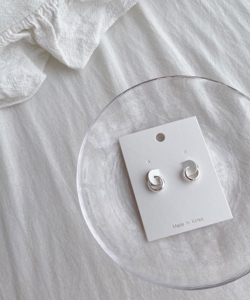 at12:03（アットイチニーゼロサン）の「SILVER925ワイドリングピアス（ピアス（両耳用）・レディース・シルバー・FREE）」の7枚目の写真