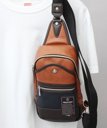 縦型 大きめ フェイクレザー ボディバッグ