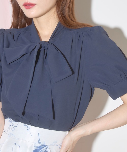 tocco closet（トッコ　クローゼット）の「【ZOZO限定再販】ボウタイりぼん半袖ブラウス（シャツ/ブラウス・レディース・ベージュ/オフホワイト/ピンク/ブルー/ネイビー/グレイッシュブルー/ライトイエロー/ミント/ブラック・M）」の16枚目の写真
