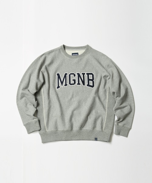 MAGIC NUMBER（マジック ナンバー）の「【MAGIC NUMBER】MGNB COLLEGE CREW SWEAT（スウェット・メンズ・ヘザーグレー/杢グレー/グレー系その他/グレー×ホワイト・MEDIUM/LARGE/X-LARGE）」の4枚目の写真