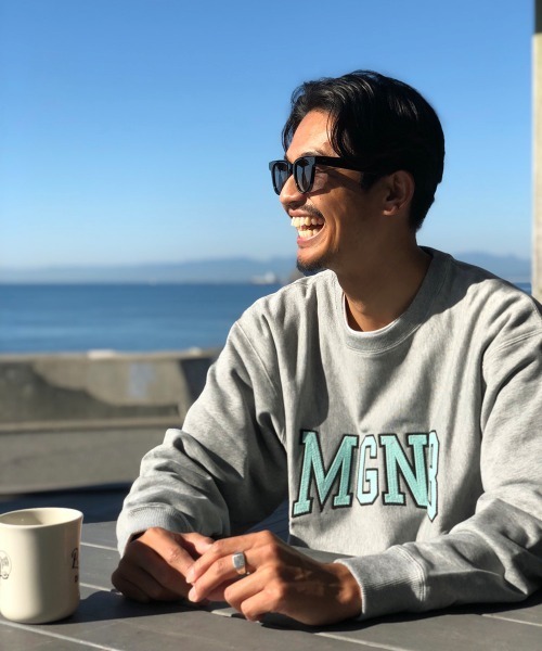 MAGIC NUMBER（マジック ナンバー）の「【MAGIC NUMBER】MGNB COLLEGE CREW SWEAT（スウェット・メンズ・ヘザーグレー/杢グレー/グレー系その他/グレー×ホワイト・MEDIUM/LARGE/X-LARGE）」の19枚目の写真