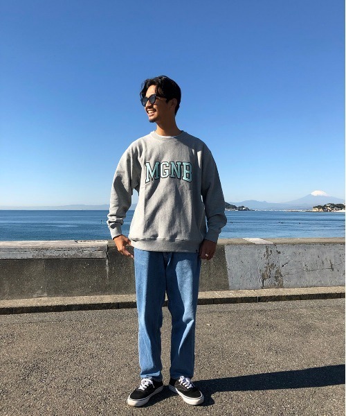 MAGIC NUMBER（マジック ナンバー）の「【MAGIC NUMBER】MGNB COLLEGE CREW SWEAT（スウェット・メンズ・ヘザーグレー/杢グレー/グレー系その他/グレー×ホワイト・MEDIUM/LARGE/X-LARGE）」の20枚目の写真