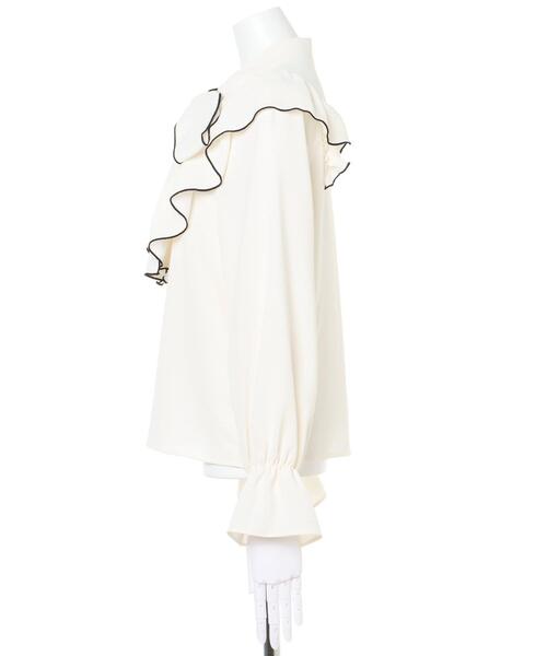 INGNI（イング）の「ボウタイフリル／ブラウス（シャツ/ブラウス・レディース・ブラック/オフホワイト/ホワイト×ブラック/ピンクベージュ/ベージュ系9・M）」の7枚目の写真