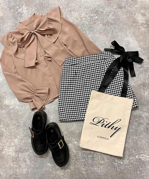 INGNI（イング）の「ボウタイフリル／ブラウス（シャツ/ブラウス・レディース・ブラック/オフホワイト/ホワイト×ブラック/ピンクベージュ/ベージュ系9・M）」の13枚目の写真