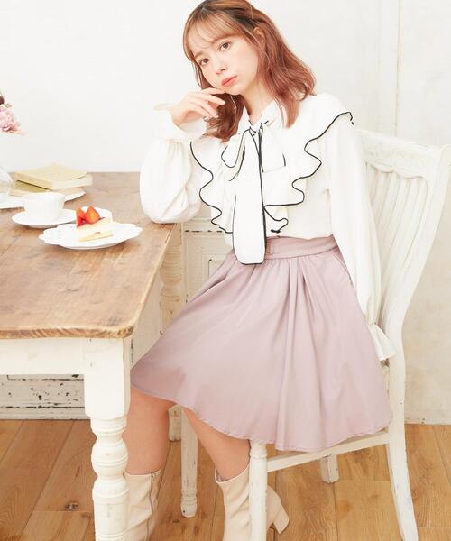 INGNI（イング）の「ボウタイフリル／ブラウス（シャツ/ブラウス・レディース・ブラック/オフホワイト/ホワイト×ブラック/ピンクベージュ/ベージュ系9・M）」の15枚目の写真