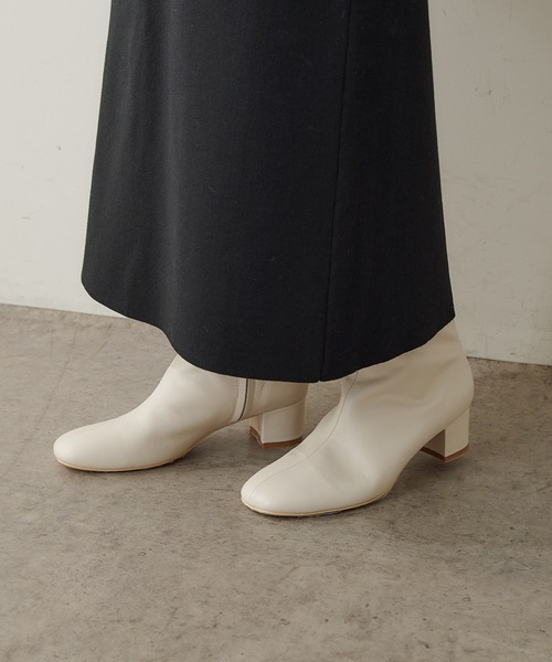 SHENERY（シーナリー）の「センターステッチショートブーツ（ブーツ・レディース・アイボリー/ブラック/ブラウン・36/37/38）」の10枚目の写真