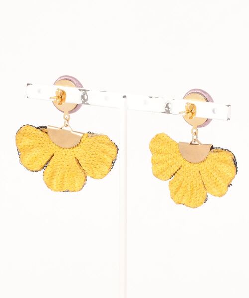 tone（トーン）の「【Eeny,meeny,miny,moe*】Frill petal pierce（ピアス（両耳用）・レディース・ミント/ラベンダー/イエロー/ピンク・FREE）」の5枚目の写真