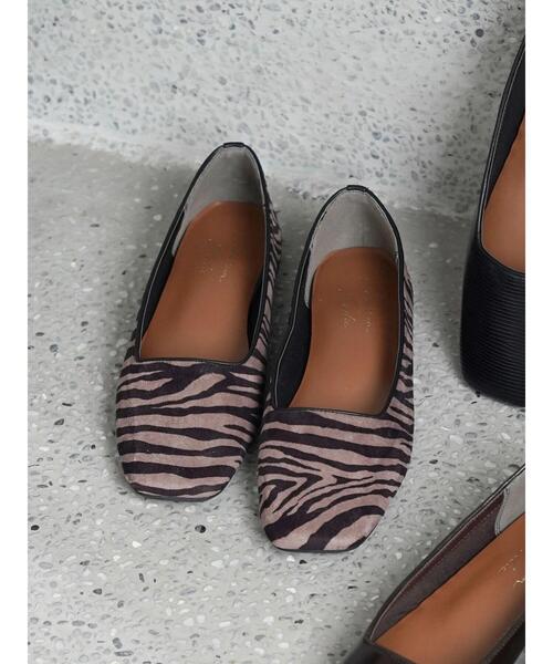 AMERICAN HOLIC(アメリカンホリック)の「ふっくらクッションゼブラ柄スクエアフラットシューズ(パンプス・レディース・その他1・S/M/L)」の2枚目の写真
