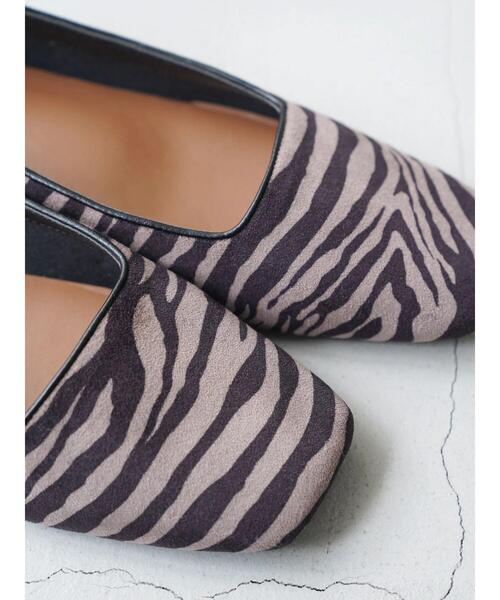 AMERICAN HOLIC(アメリカンホリック)の「ふっくらクッションゼブラ柄スクエアフラットシューズ(パンプス・レディース・その他1・S/M/L)」の4枚目の写真